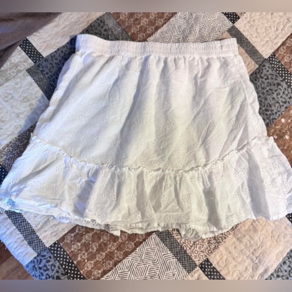 hollister eyelit skirt and another small